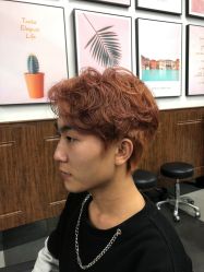 -FRIDAY星期五专业美发沙龙