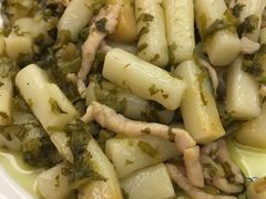 荠菜肉丝炒年糕-银都上海菜馆(粤海东路店)