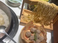 -洪氏嗨捞·猪肚鸡火锅(阳光天地店)