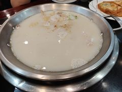 -老来福·非遗酸汤兔(凯旋路店)