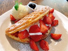 -ROAST coffee & eatery