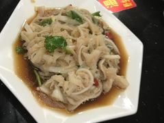 -东巴谷野生菌火锅餐厅