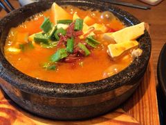 -云海肴·汽锅鸡·云南菜(天山百盛优客店)