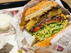 -The Habit Burger Grill 哈比特汉堡(复兴soho店)