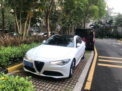 -一嗨租车(凤凰机场店)