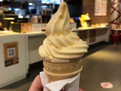 杨枝甘露风味圆筒-麦当劳(金谷里G·MALL店)