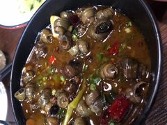 -虾弄弄海派小龙虾·牛羊蝎子火锅