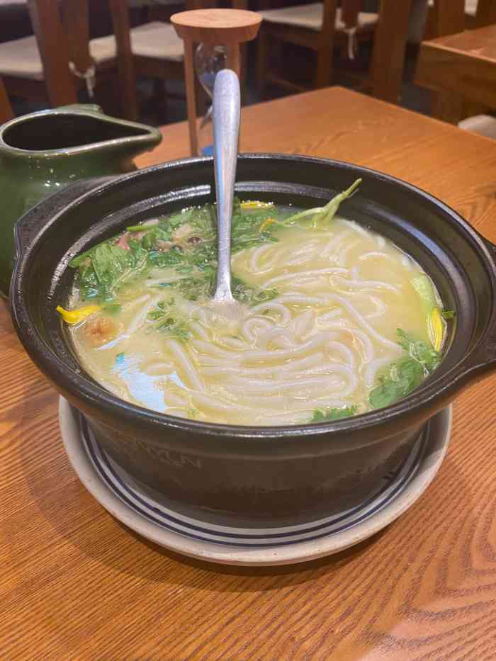 云海肴云南菜(丁香国际店)-"强烈推荐鸡丝米线,口感非常独特.