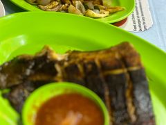 -明记烧鱼美味店