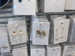-名创优品(江南新地店)