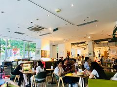 大堂-今日艺术汇书店