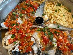 -鱼鲜饭香·招牌汽锅剁椒鱼头王