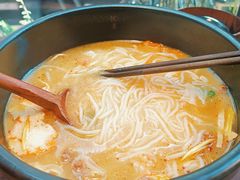 -银米·云南传统过桥米线(双廊黑金冠店)