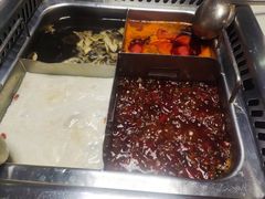 四格鸳鸯锅-海底捞火锅(枫蓝国际购物中心店)