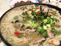 鲜花椒浸黄骨鱼-老洋坊饭店(厚街东宝路店)