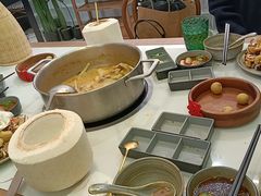 -喃喃椰·糟粕醋·椰子鸡火锅(七堡花园店)