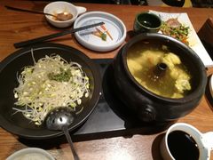 -云海肴·汽锅鸡·云南菜(天山百盛优客店)