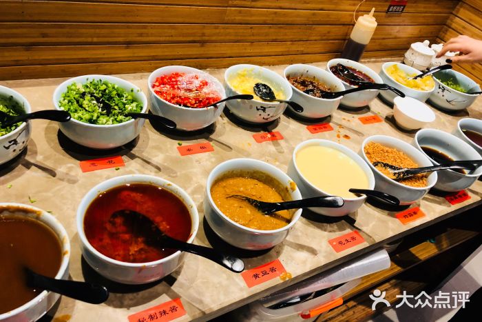潮牛海记·鲜牛肉火锅(滨江店)自助调料区图片