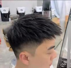 -首脑美发沙龙