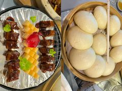 叉烧水果配馒头-富阳国际贸易中心大酒店富盈门中餐厅