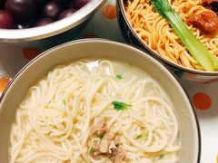 -亮亮面馆(经六路店)