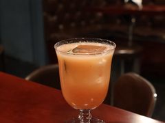 -毛毛虫酒吧