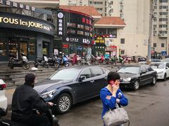 -马路牙子烧烤音乐酒馆(望京店)