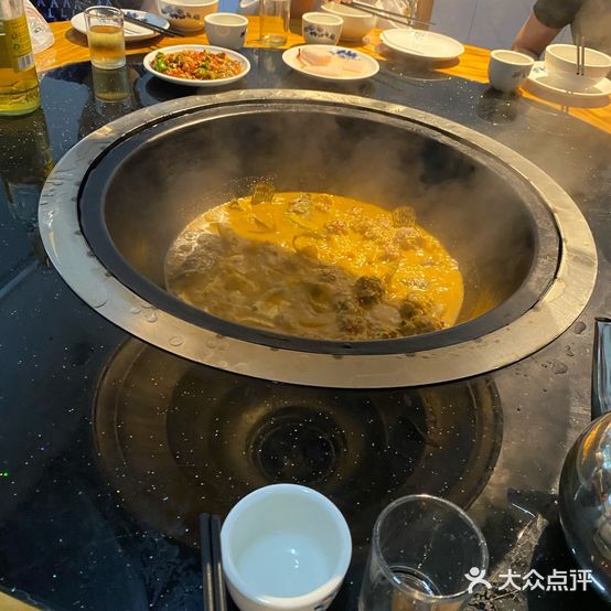 秘制柴火鱼灶大哥