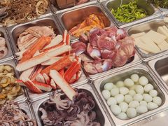 -愉肴麻辣香锅(中山路店)