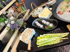 -鹿鸣山草本茶香火锅(园西路店)