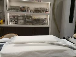 -花岐款式专研健康美甲沙龙