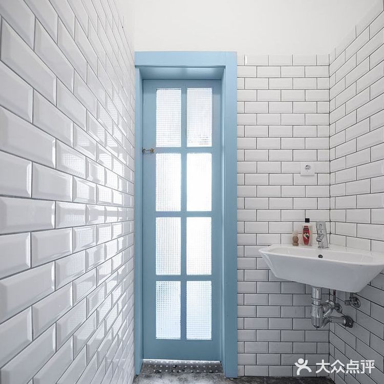家居流行色蓝色系房子
