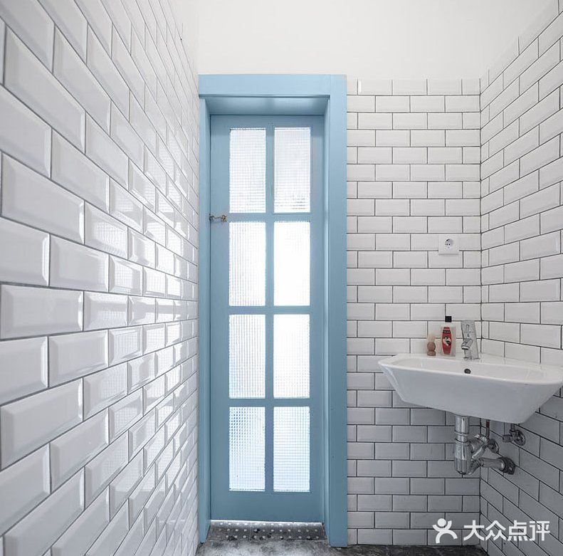 家居流行色蓝色系房子