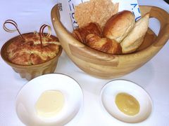 招牌面包篮-AZUR聚(香格里拉饭店)