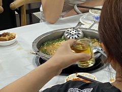 -欢乐牛香(东海二路店)