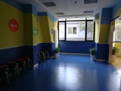 -LILY英语思维馆(玉泉路店)