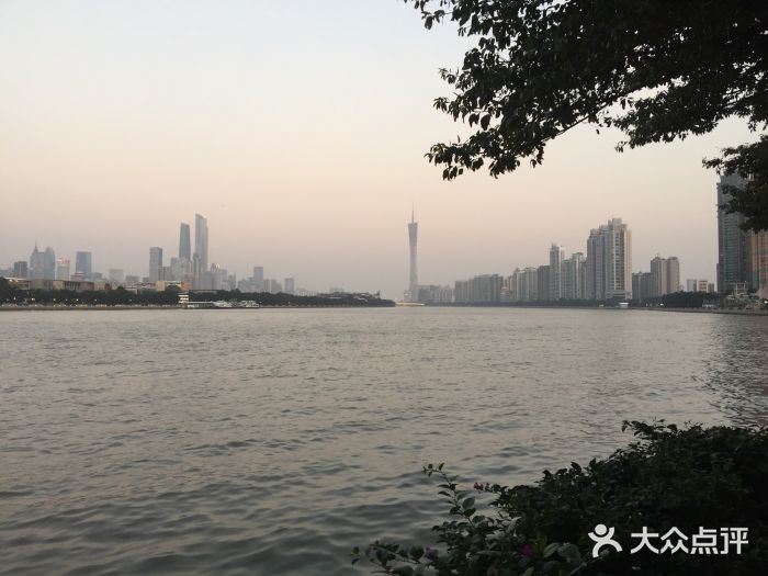 珠江夜游广州塔·中大码头图片