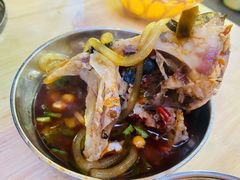 鸿顺美蛙鱼头-鸿顺老铁锅美蛙鱼府(解放碑店)