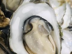 -蚝哥花姐湛江烤生蚝(美丽湾市场店)