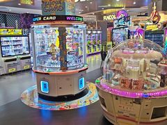 -反斗乐园π·电玩·高空拓展·蹦床(龙华天虹店)