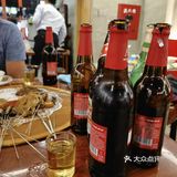 喝啤酒撸烤串小马扎姿势帅