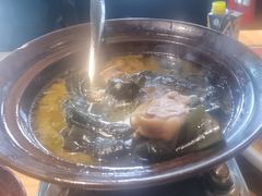 -帅巴人舅母子腊蹄民俗村