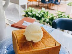 蜂蜜冰淇淋厚多士-鹿港小镇(金虹桥国际中心店)