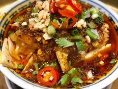 -沪小二炭火蛙锅(淮海中路美食不夜城店)