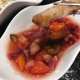 糖醋肉真的好吃，最喜欢里面的炸年糕了，酱炒鸡酸甜