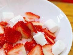 奶油草莓冰-糖潮糖水铺(省府店)