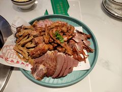 熏酱拼盘-满兴咱妈烀饼铁锅炖(兰州北街店)