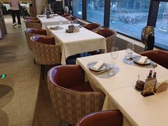 -斯普汇生蚝牛排馆(中骏世界城店)