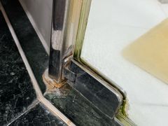 淋浴间门腐烂发霉-汕头金海湾大酒店(万象城店)