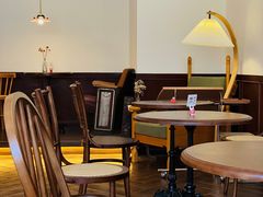-Café Monson